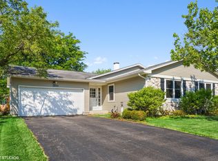 3800 Whispering Trails Dr, Hoffman Estates, IL 60192