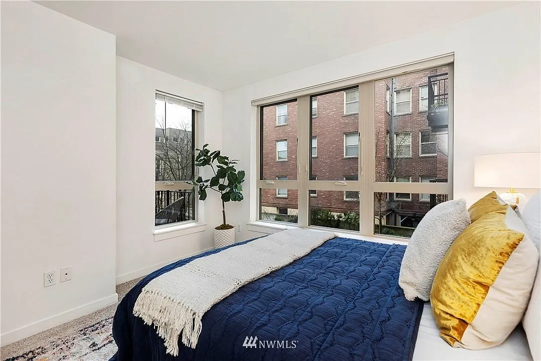 1 bed, 698 sqft, $2,450 — Photo 1