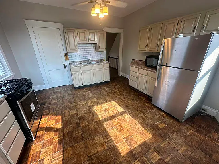 2715 Markbreit Ave #2 — Photo 10