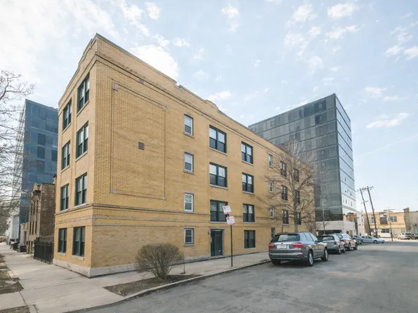 2711 W Belden Ave #1, Chicago, IL 60647