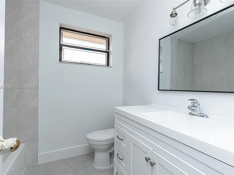 2513 San Remo Cir #2513 — Photo 8