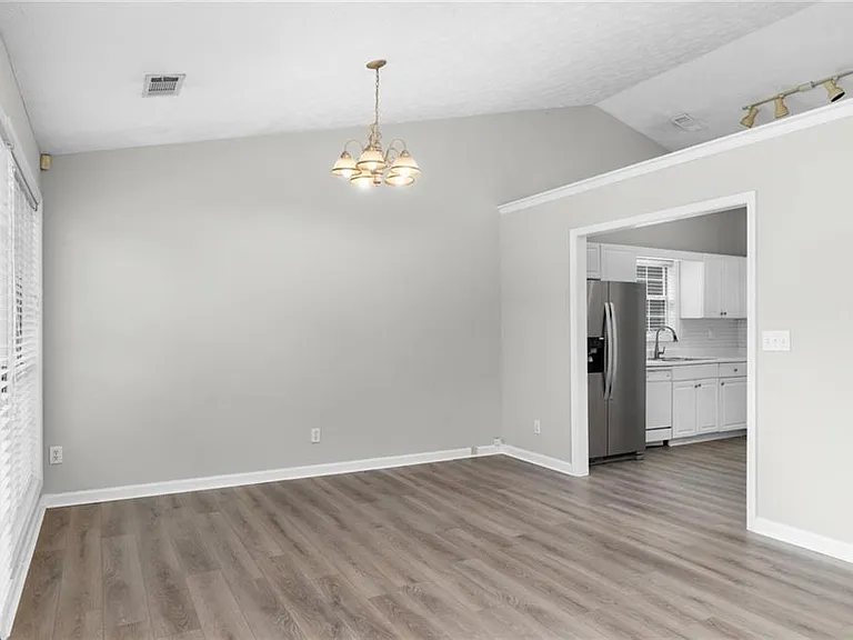 2110 Racquet Club Cir — Photo 10