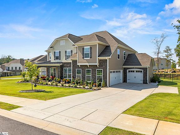 2nd image of 208 Isleview Pl