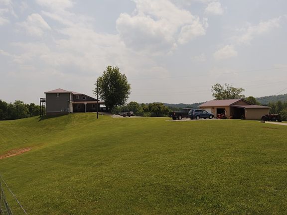 2nd image of 1304 Riffee Rdg