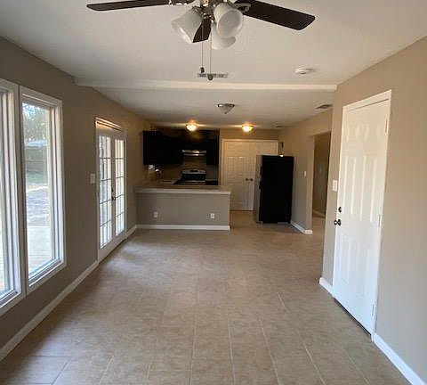 3rd image of 3035 Outwood Dr