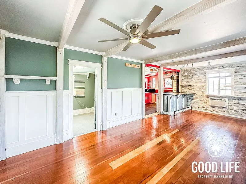 2 bed, 1.5 bath, 822 sqft, $2,800 — Photo 2