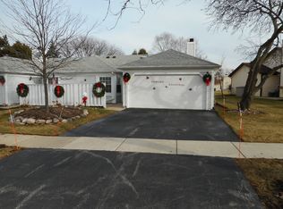 111 East Ave, Streamwood, IL 60107