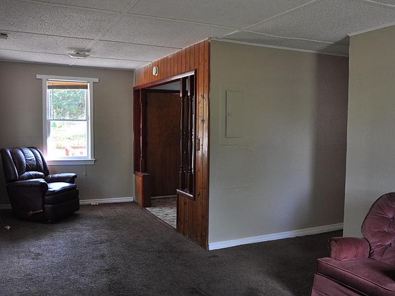 4th image of 5714 Lexington Ave