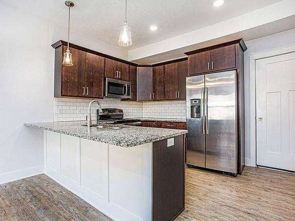 2nd image of 4744 Camden Dr