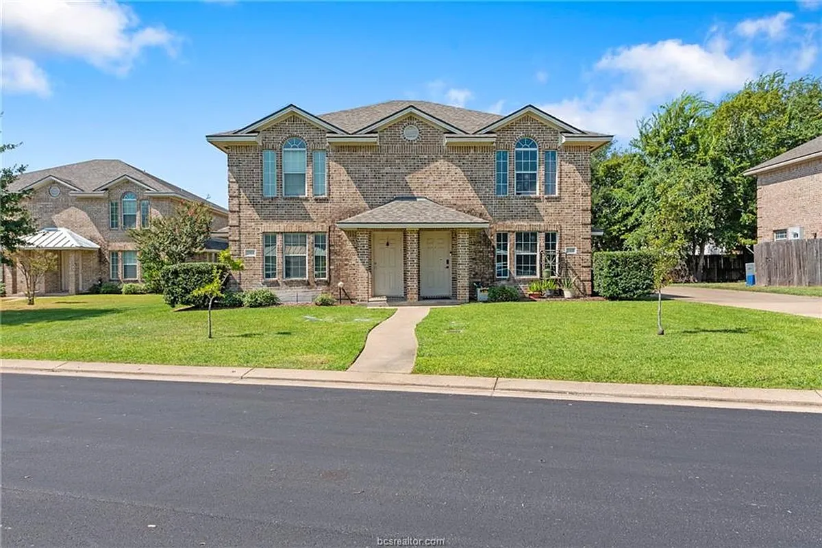 Building Photo - 2330 Autumn Chase Loop #B