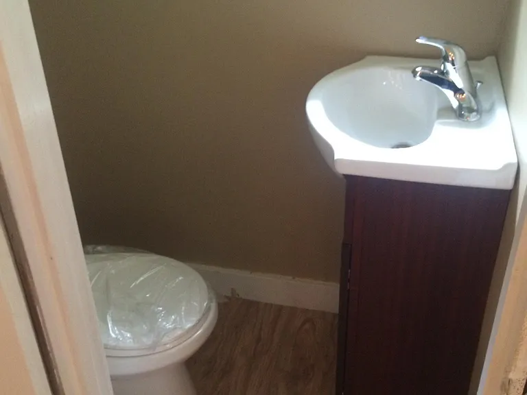 1/2 bath downstairs