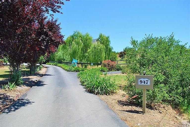 1st image of 947 Dragonfly Ln