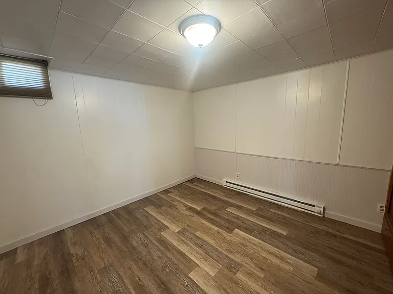 319 S Tonasket Ave #10 — Photo 6