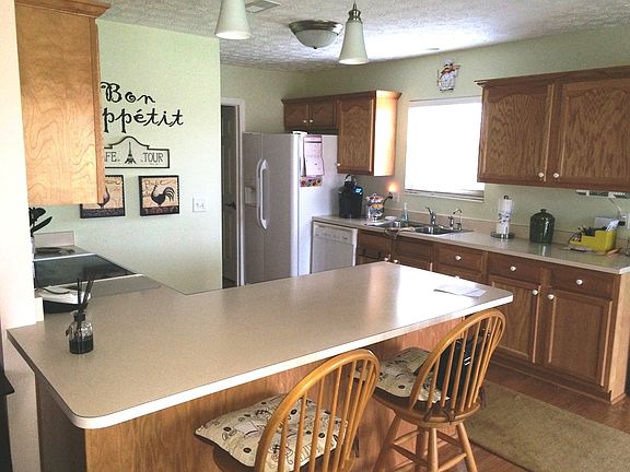2nd image of 3933 Sunair Ct