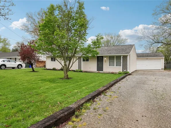 3568 Elmhurst Ct, Kent, OH 44240