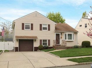 125 Plenge Dr, Belleville, NJ 07109