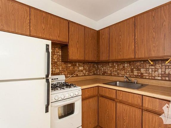 5th image of 739 W Belmont Ave APT 403