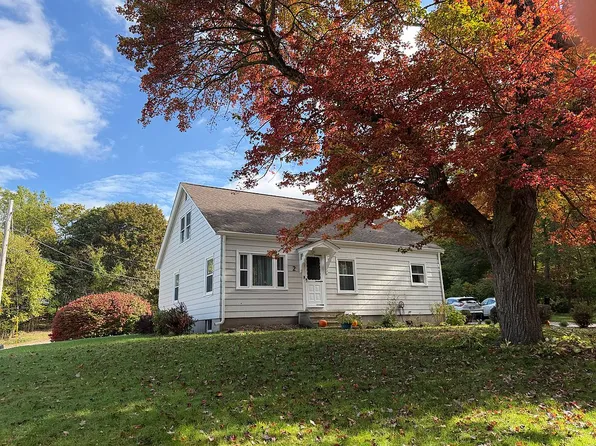 2 Broadway, Woonsocket, RI 02895