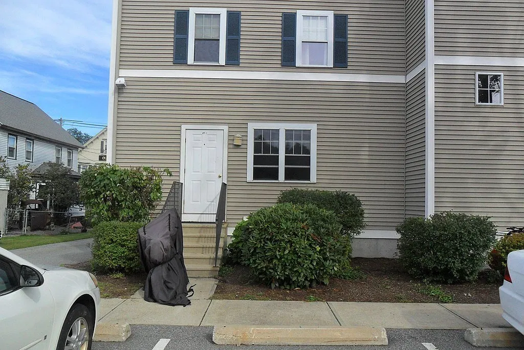 1 bed, 1.0 bath, 570 sqft, $1,900 — Photo 2