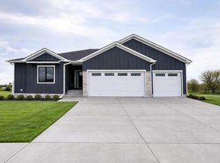 2204 Blackberry Dr, Norfolk, NE 68701