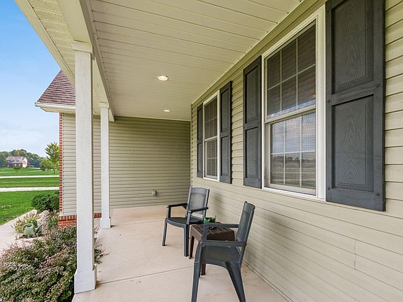5th image of 2710 Maple Leaf Ct