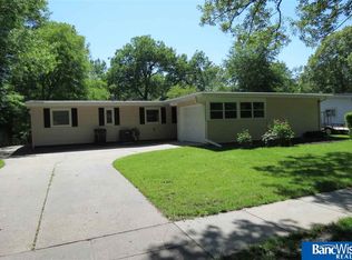 627 E Eldora Ln, Lincoln, NE 68505