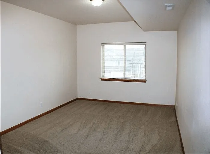 460 Cameron Way — Photo 11