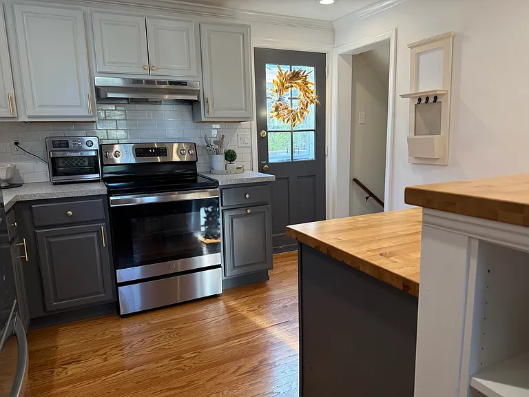 2708 Woodleigh Rd — Photo 8