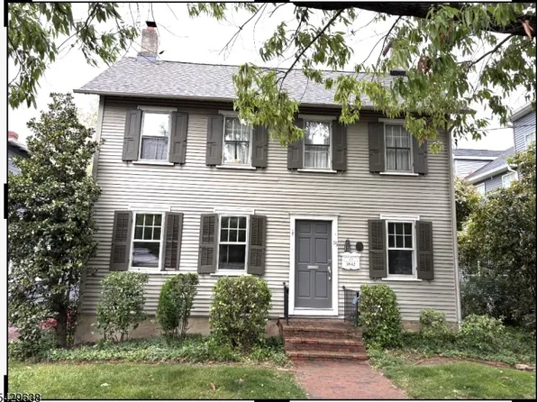 15 E 2nd St, Moorestown Twp., NJ 08057