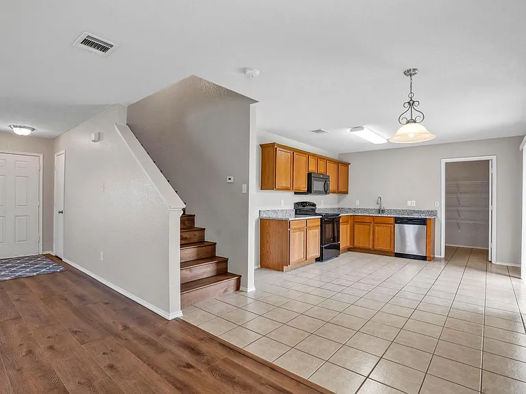 6432 Paradise Valley Rd — Photo 12