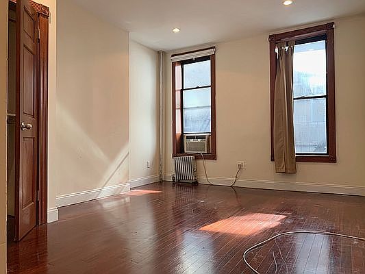 1st image of 26 7th Ave S #2X