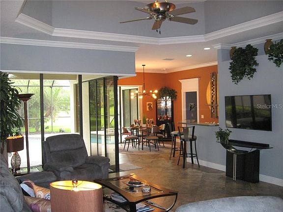 4th image of 2634 Royal Palm Dr
