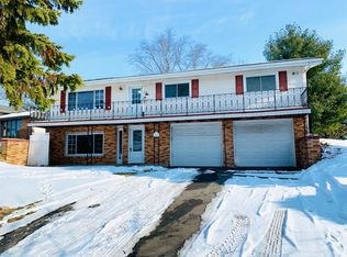 2461 E Lakeshore Dr, Crown Pt, IN 46307