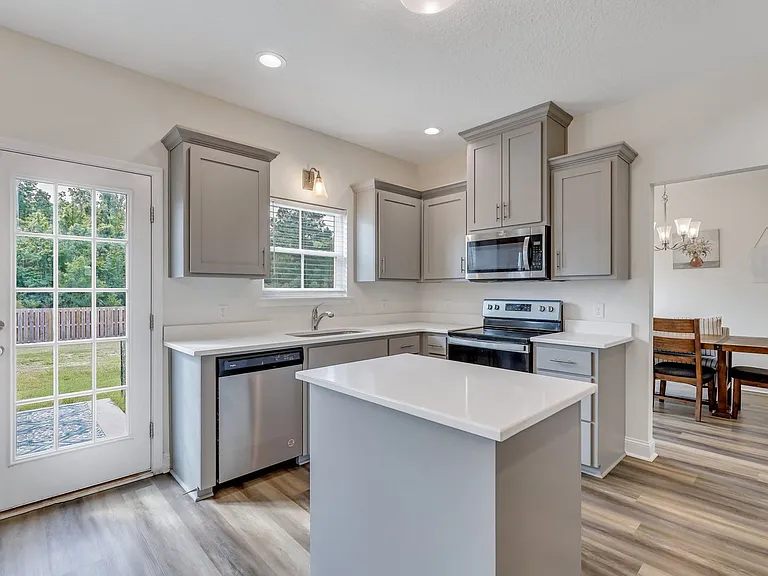 487 Meloney Dr — Photo 15