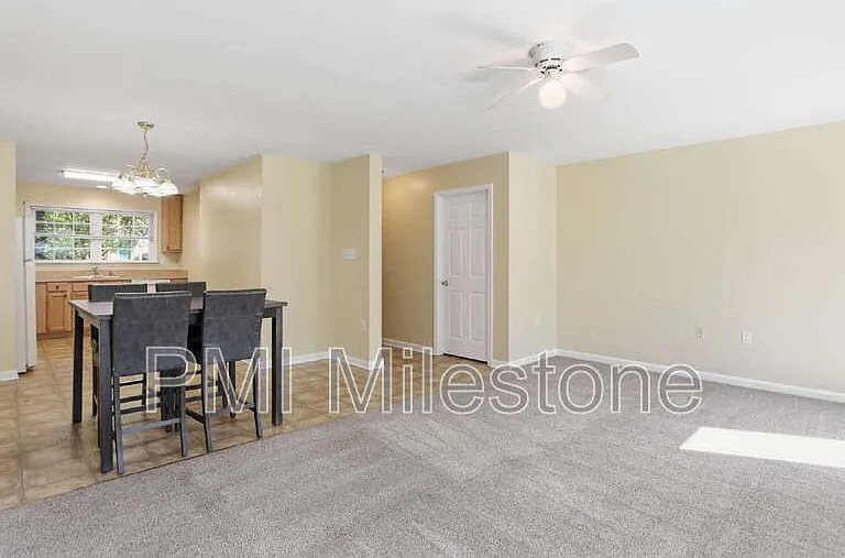 24 Mabel Ln — Photo 8