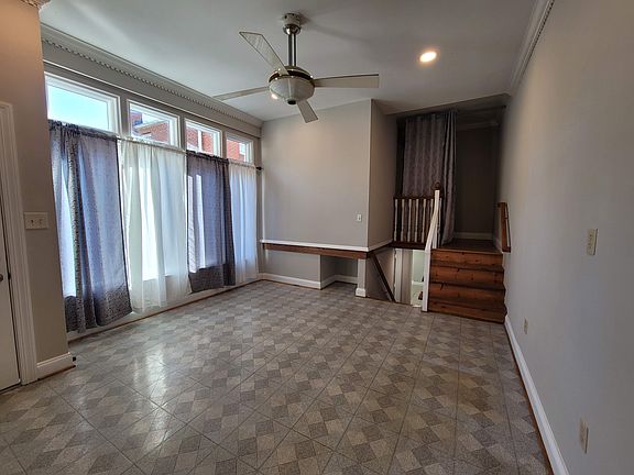 4th image of 2109 S Oakland St #2