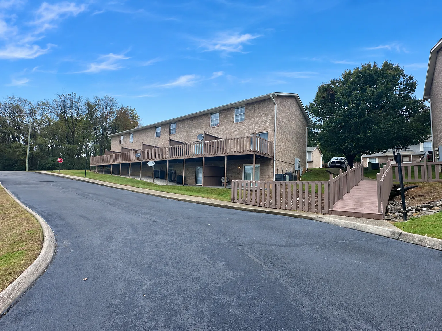 Lakeland Hills Apartment Homes — Photo 3