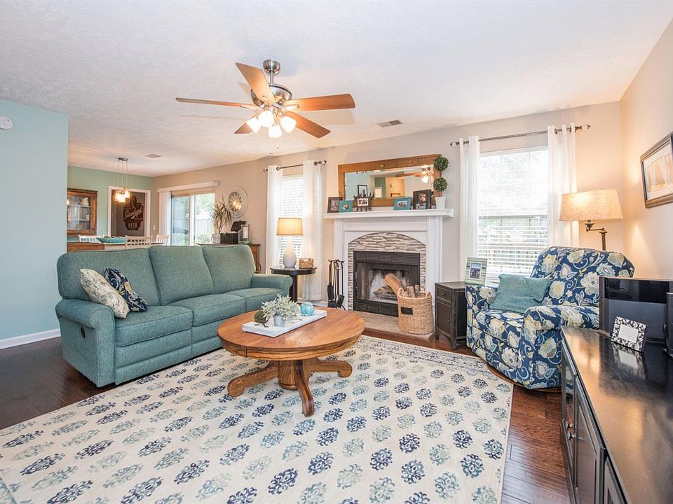 1st image of 120 Crest Ct
