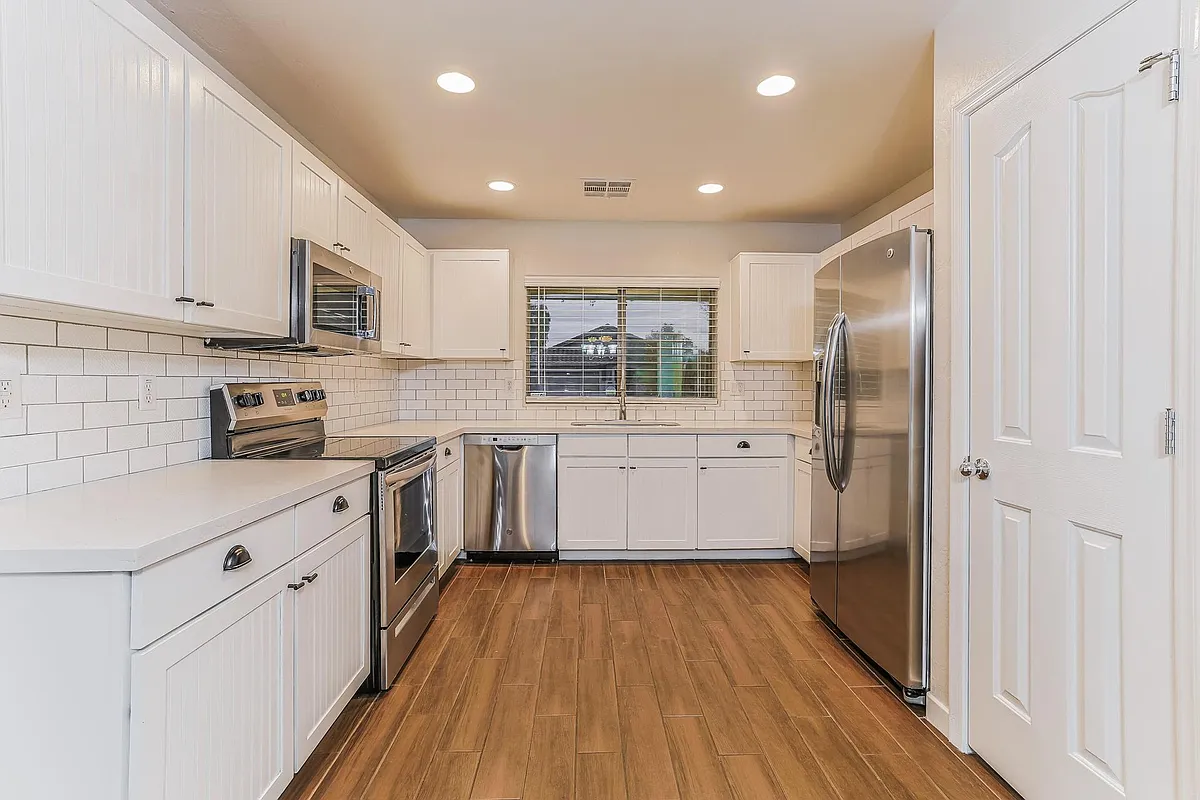Building Photo - 22263 E Via Del Rancho