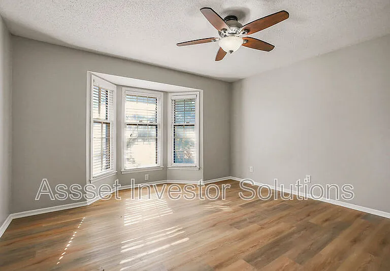 11109 Delmar Ct — Photo 18