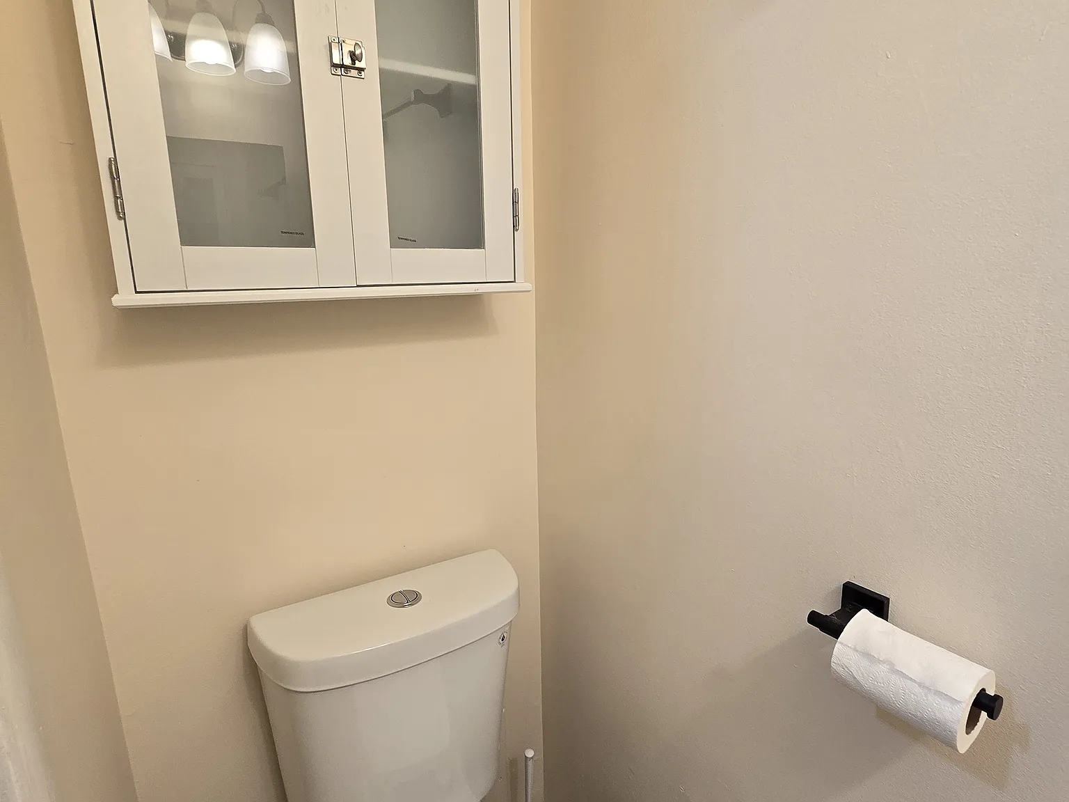 2 bed, 1.5 bath, 921 sqft, $1,700 — Photo 3