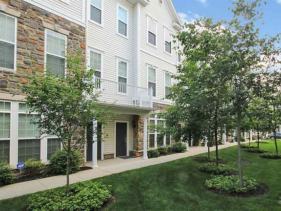 2nd image of 12 Aster Ln #12