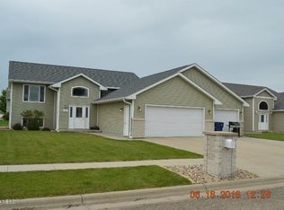 1817 9th St NE, Watertown, SD 57201
