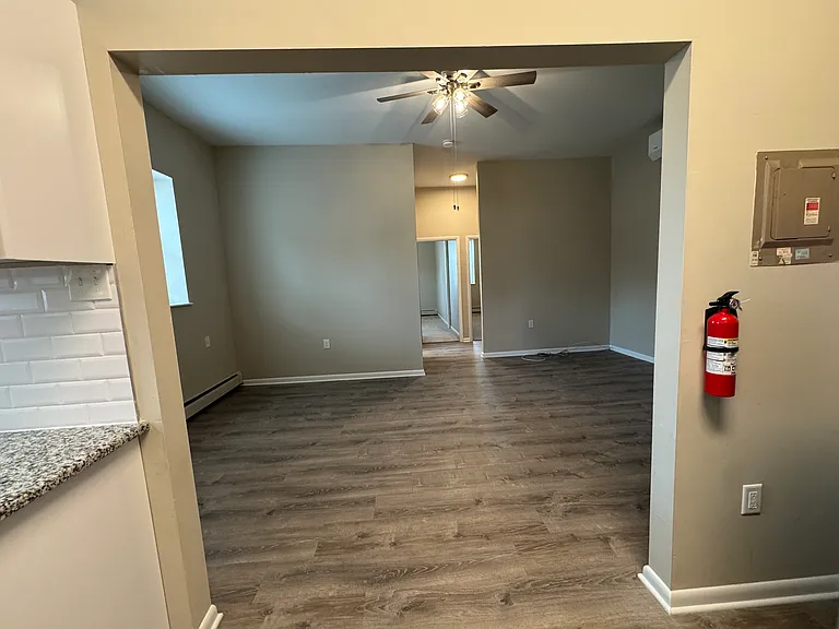 615 Summit St #2 — Photo 8
