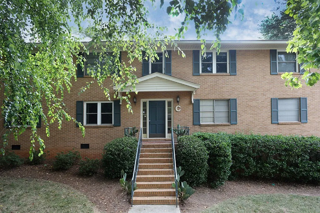 3510 Roswell Rd NW APT C1 photo 1