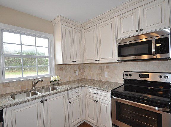 2nd image of 3592 Westhampton Dr