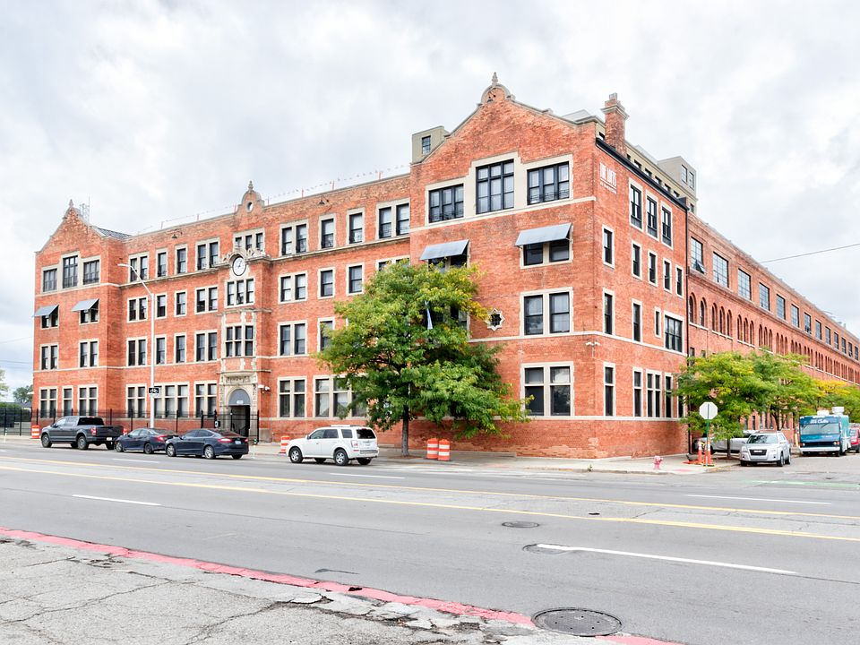 1st image of 6533 E Jefferson Ave APT 422