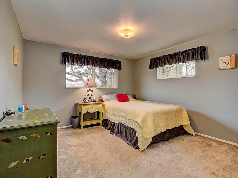 3411 W Hillcrest Dr — Photo 16