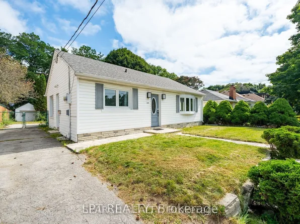 1079 Deta Rd, Mississauga, ON L5E 2R6