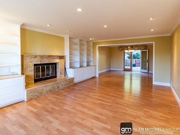 2nd image of 1002 San Carlos Ave